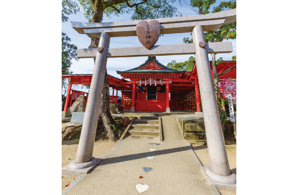 福岡県でおすすめの神社「恋木神社」のハートが隠れた鳥居