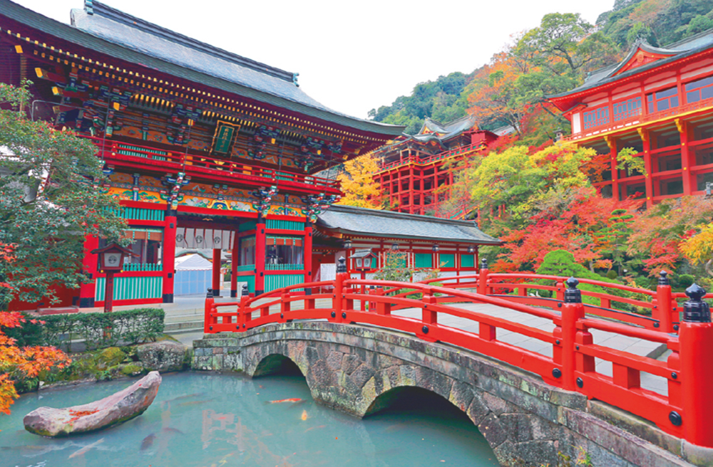 佐賀県でおすすめの神社「祐徳稲荷神社」の境内