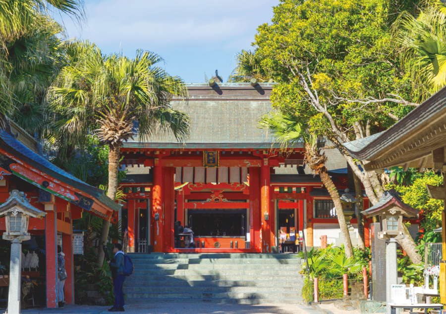 【宮崎県】観光スポット&グルメ11選。おすすめのお土産もご紹介！「青島神社」