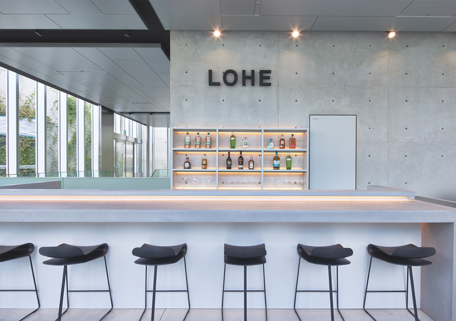 大阪うめきたエリアの最旬スポット「LOHE COFFEE & COFFEE COCKTAIL」：店内