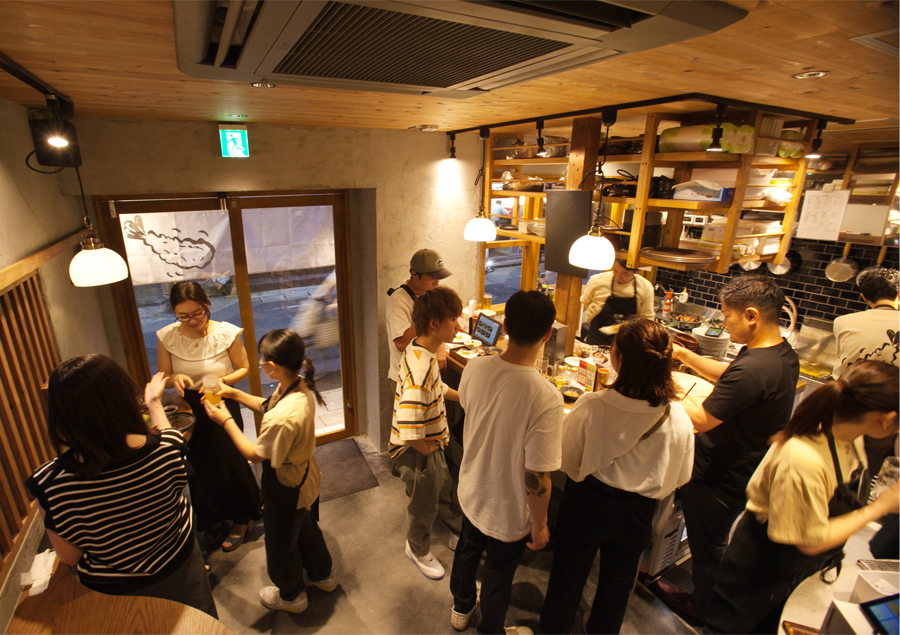 コスパ最強！福岡のおしゃれ立ち飲み5選♪「博多天ぷら スタンド◎まるに 今泉店」
